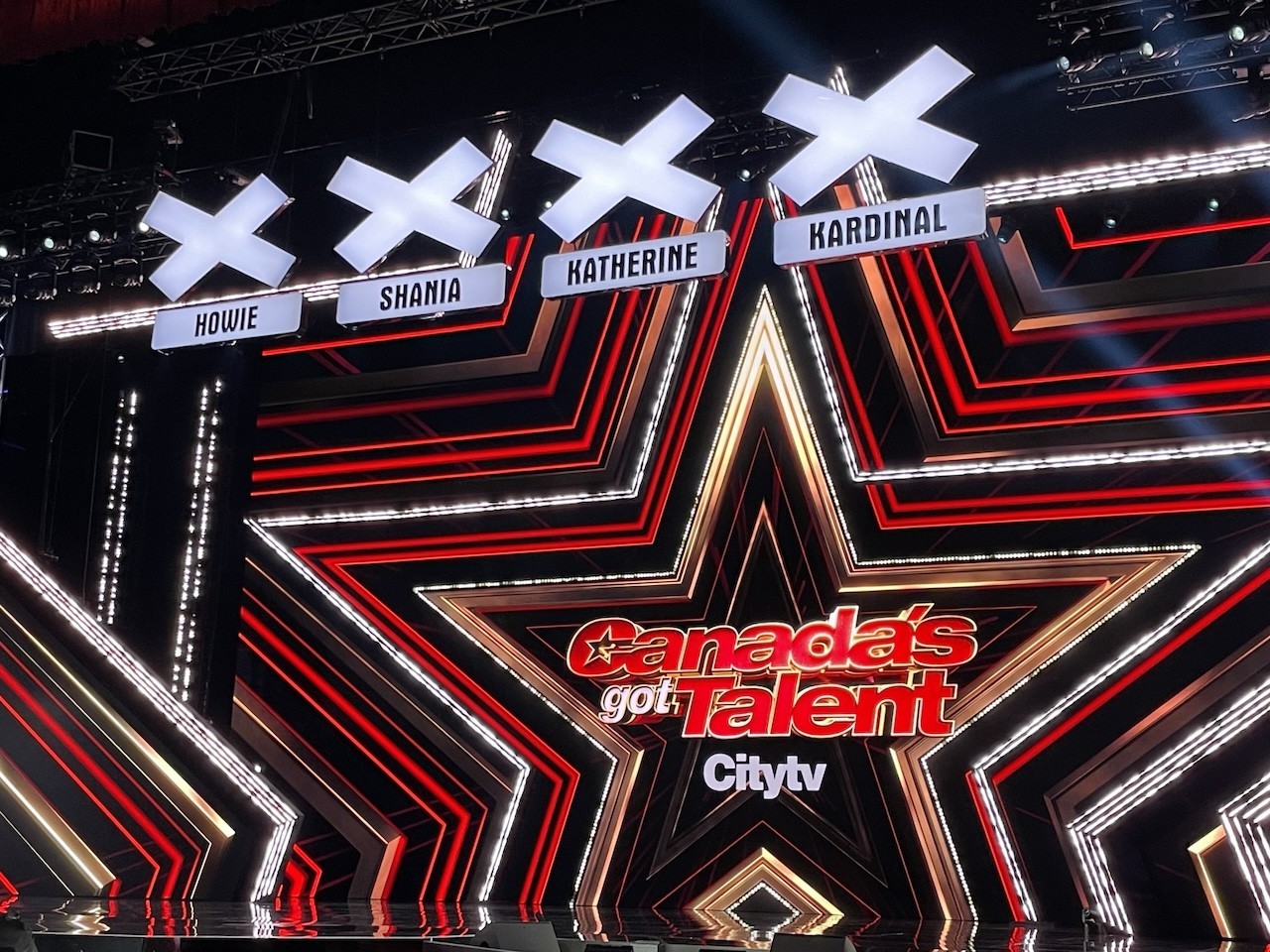 Judging Line Up at Canada's Got Talent in Niagara Falls Ontario - The extensive preparation for the stage had people on the set down on their hands and knees polishing the floor to make it shine for the taping of Canada's Got Talent in Niagara Falls, Ontario.