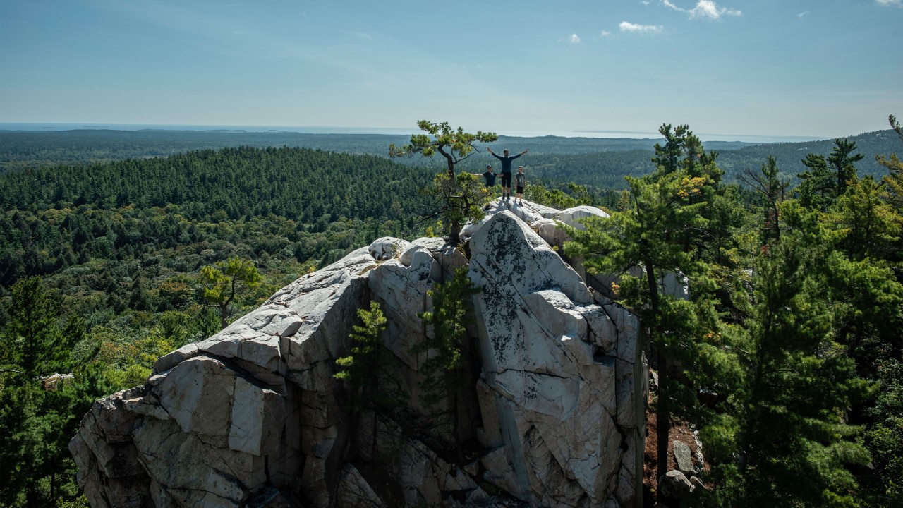 Ontario Hiking Trails 2024-11-24 - The Crack Hiking Trail In Killarney Provincial Park