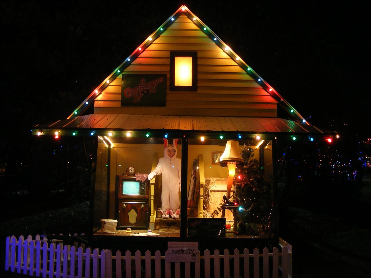 Christmas Story Themed Display at the Simcoe Christmas Panorama - There are displays with many different themes and styles, but the Christmas Story, with its iconic leg lamp and Ralph's dreaded bunny suit is always my favourite.