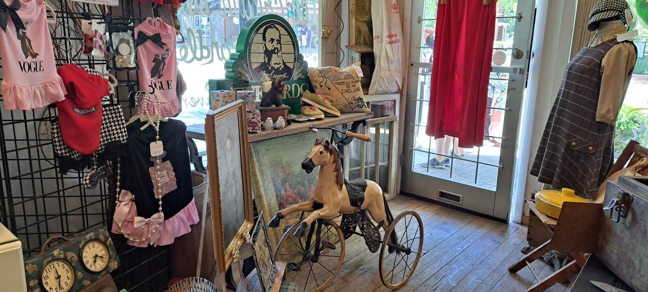 Janet Guthrie Farmhouse in Provence Shop in Fort Langley